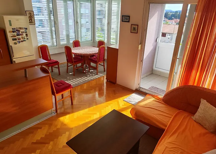 Apartment Mira With Parking